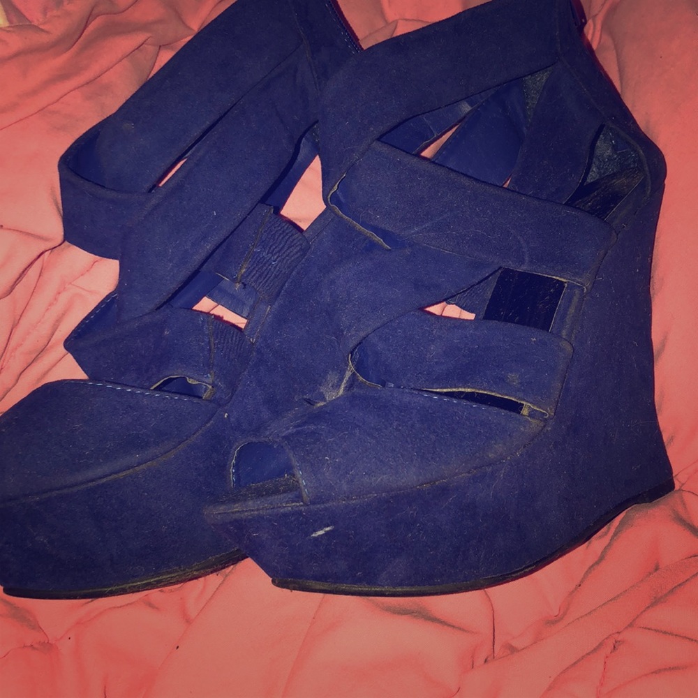 Blue wedges